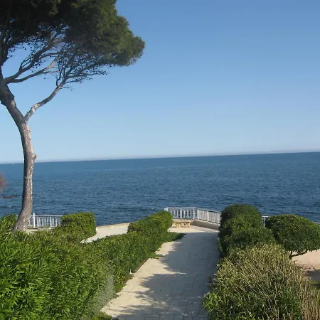 Pieds Dans L'eau * Saint Aygulf